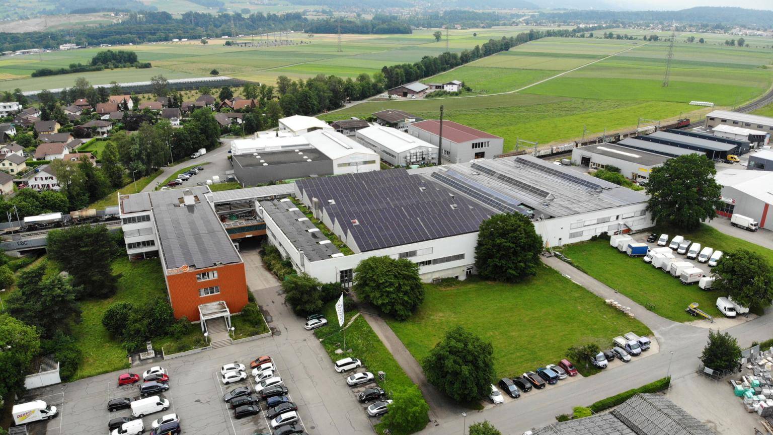 1,5 MW fotonapetostni sistem v Deitingenu v Švici